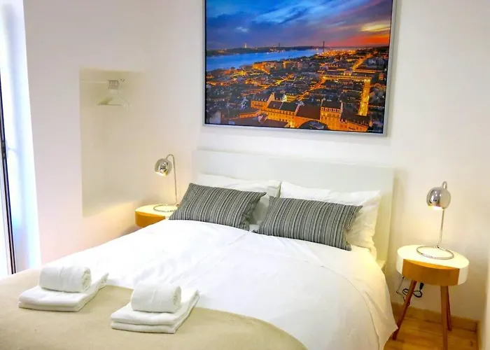 Beautiful In Mouraria Apartment *